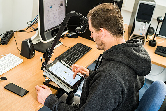 DMI, Information, Usability Lab, Ulrike Spree 
                                DMI, Information, Usability Lab, Ulrike Spree