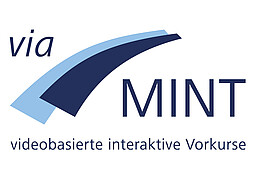 Logo zur Online-Lernumgebung viaMINT 
                Die Abbildung zeigt das Logo zu viaMINT. Zwei unterschiedlich blaue Streifen stellen einen Weg da. Darunter wird viaMINT in Begriffen konkretisiert "videobasierte interaktive Vorkurse"