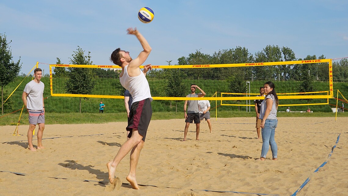 weBuddy beach volleyball