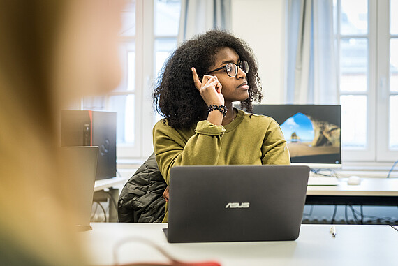 
                                DMI, Information, Vorlesung Ulrike Spree
                            