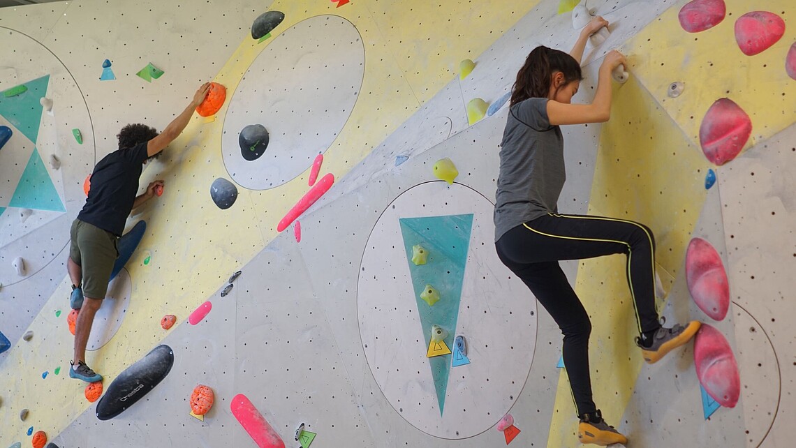 weBuddy bouldering