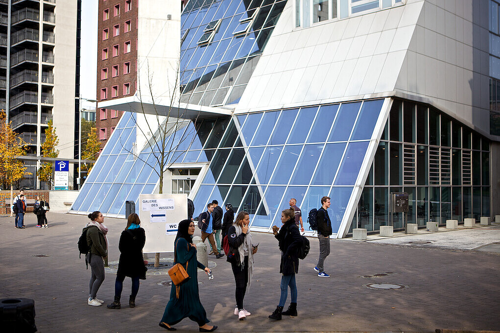 Students at the anniversary celebration of the Faculty of Business and Social Sciences